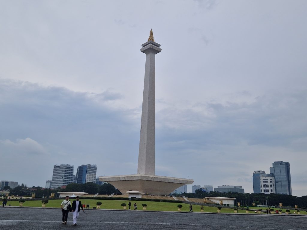 Monas