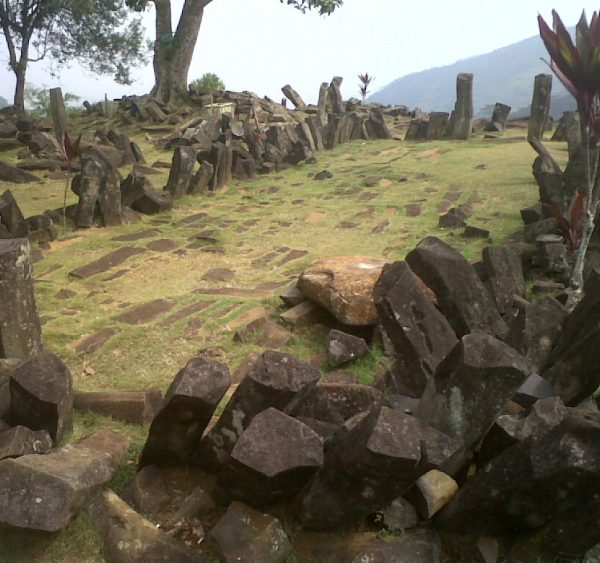 batu gunung padang
