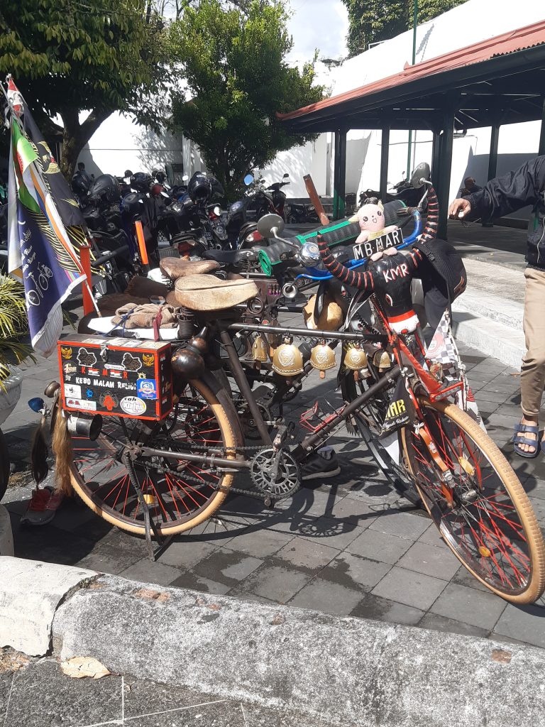 Sepeda kraton